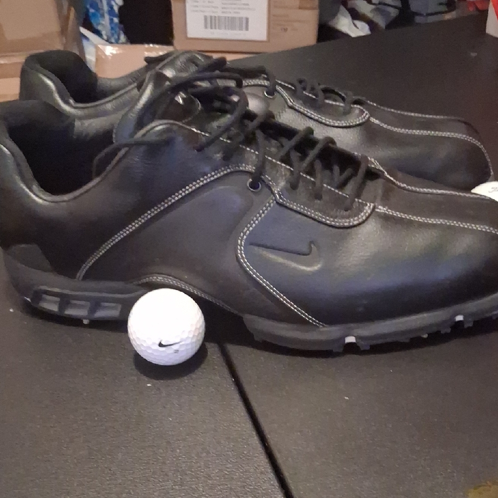 Nike Men's Black Athletic Shoes